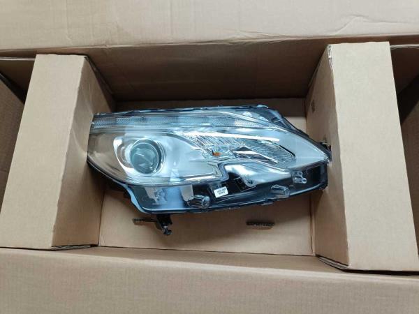 PHARE AVANT DROIT PEUGEOT 2008 2013-2016 - Vue 1